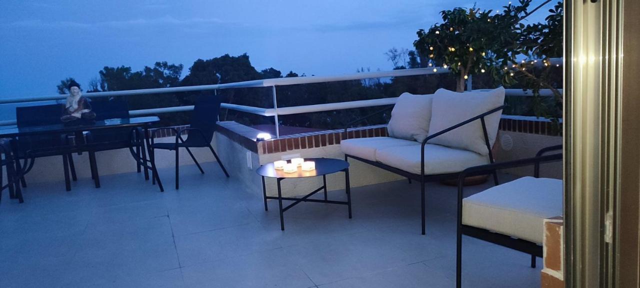 Penthouse Puerta De Pedregalejo Apartment Malaga Bagian luar foto