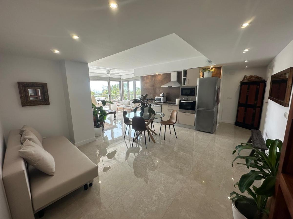Penthouse Puerta De Pedregalejo Apartment Malaga Bagian luar foto