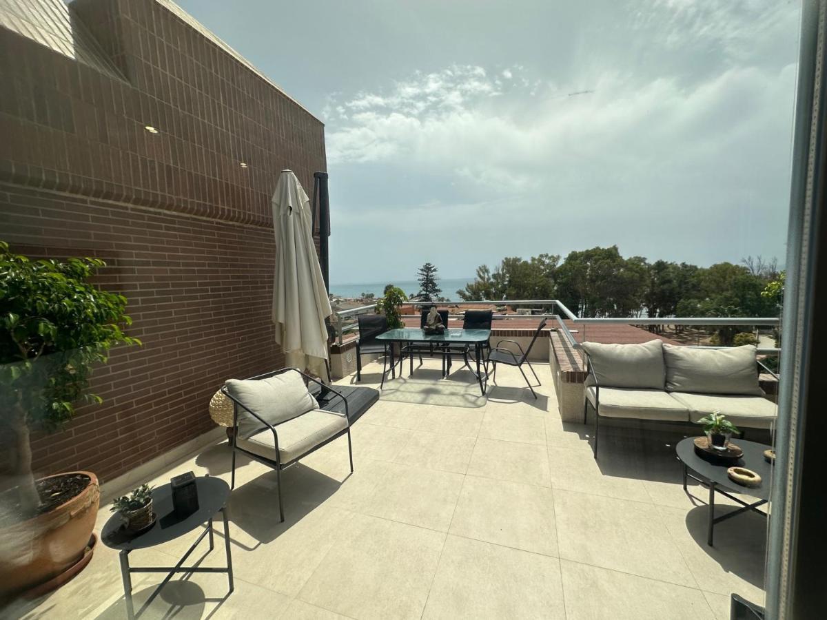Penthouse Puerta De Pedregalejo Apartment Malaga Bagian luar foto
