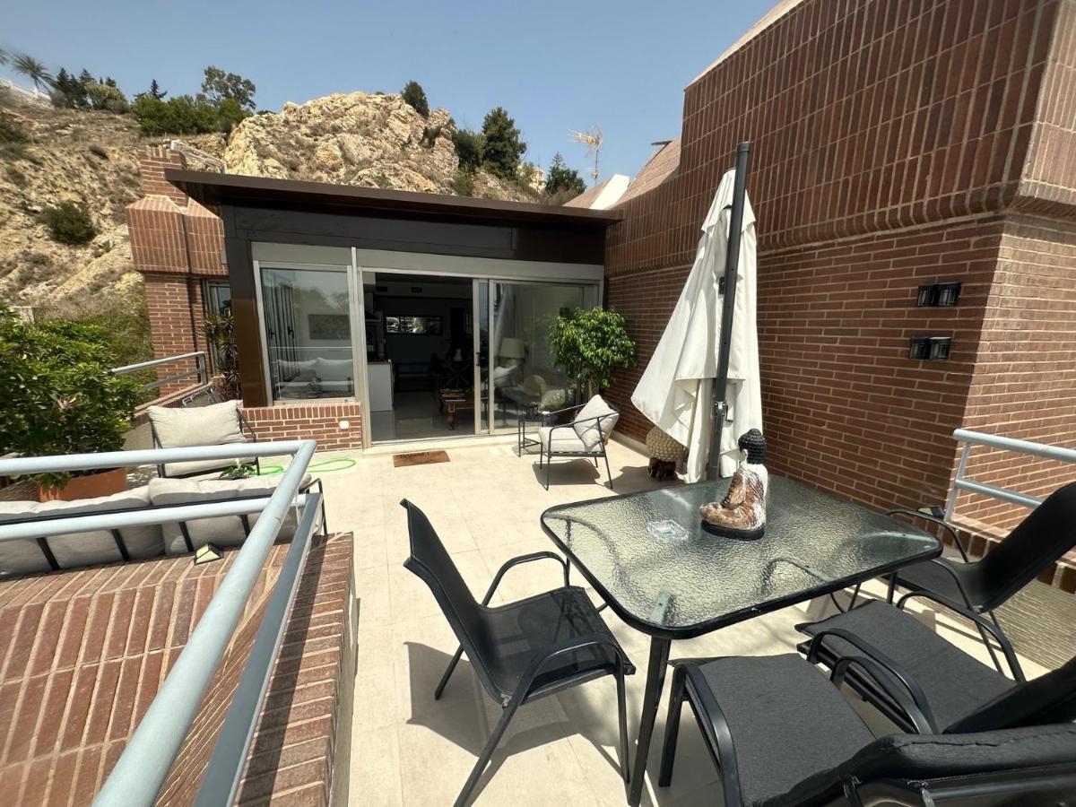 Penthouse Puerta De Pedregalejo Apartment Malaga Bagian luar foto